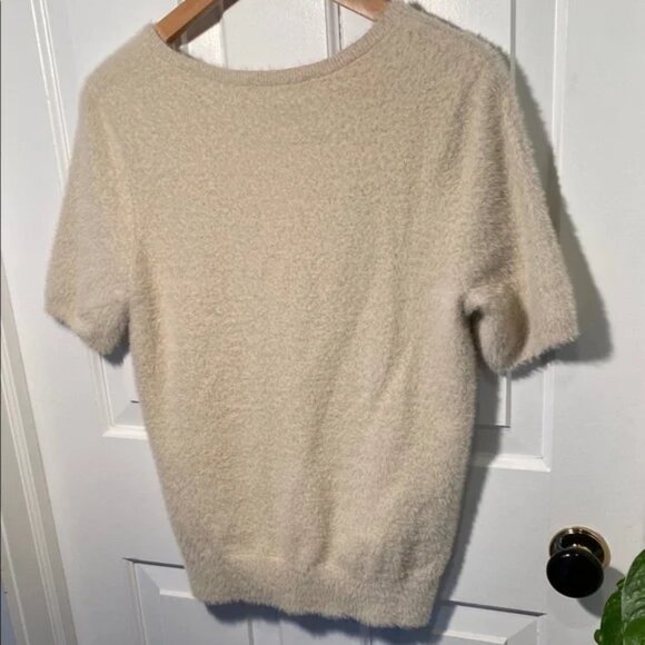 Quiet Luxury Cream V-Neck Sweater Short Sleeved Minimalist Neutral - Picture 5 of 5
